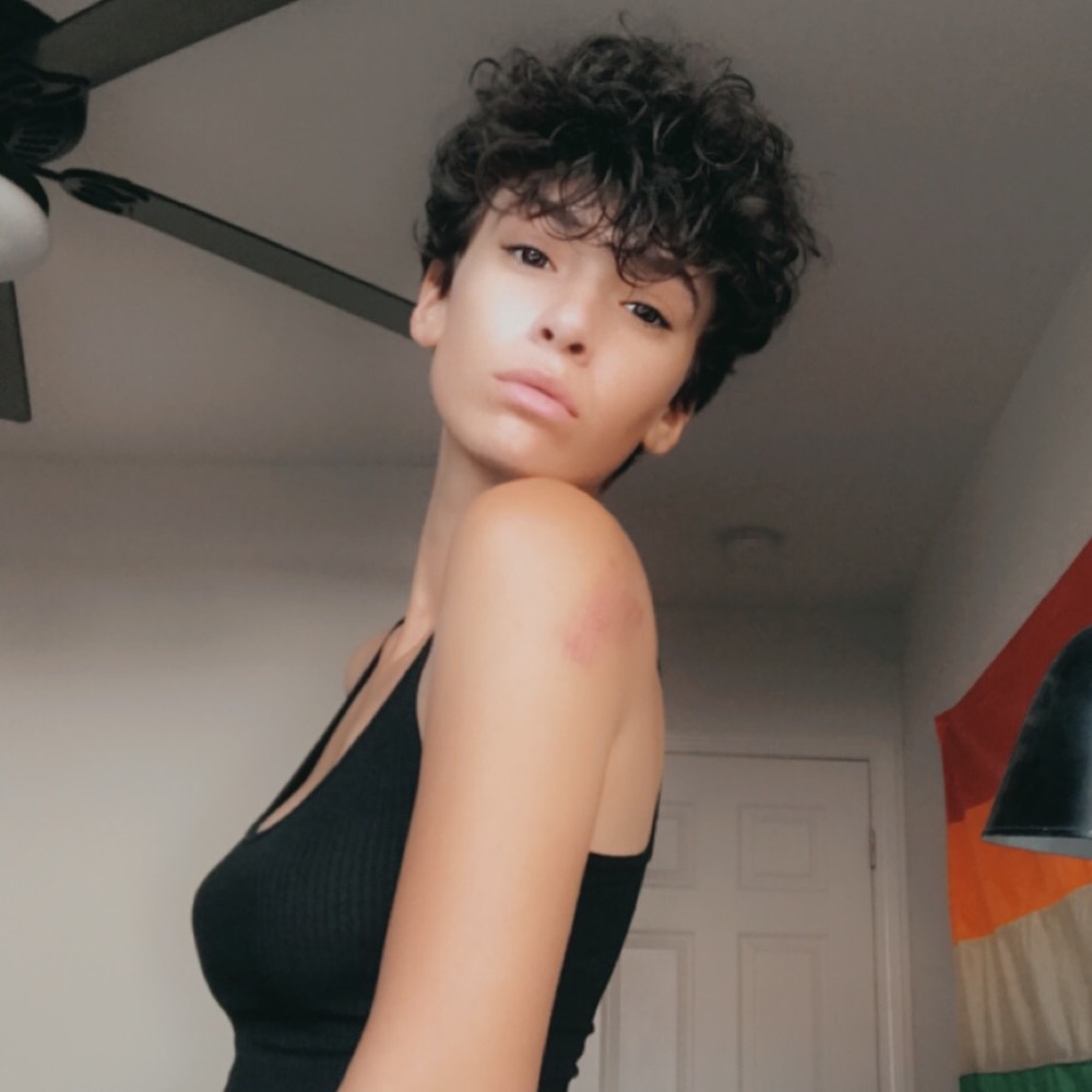 Meet your Posher, Caitlyn